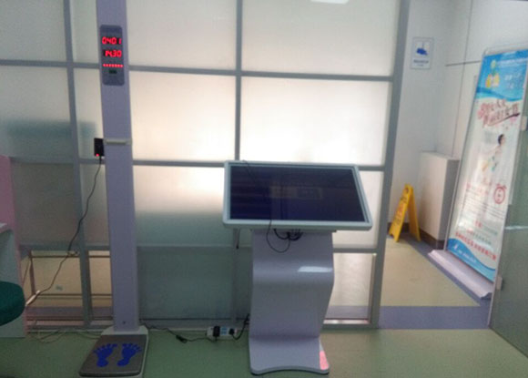 廣西賀州市衛(wèi)計局參觀“健康小屋” 廣西賀州市衛(wèi)計局參觀“健康小屋”